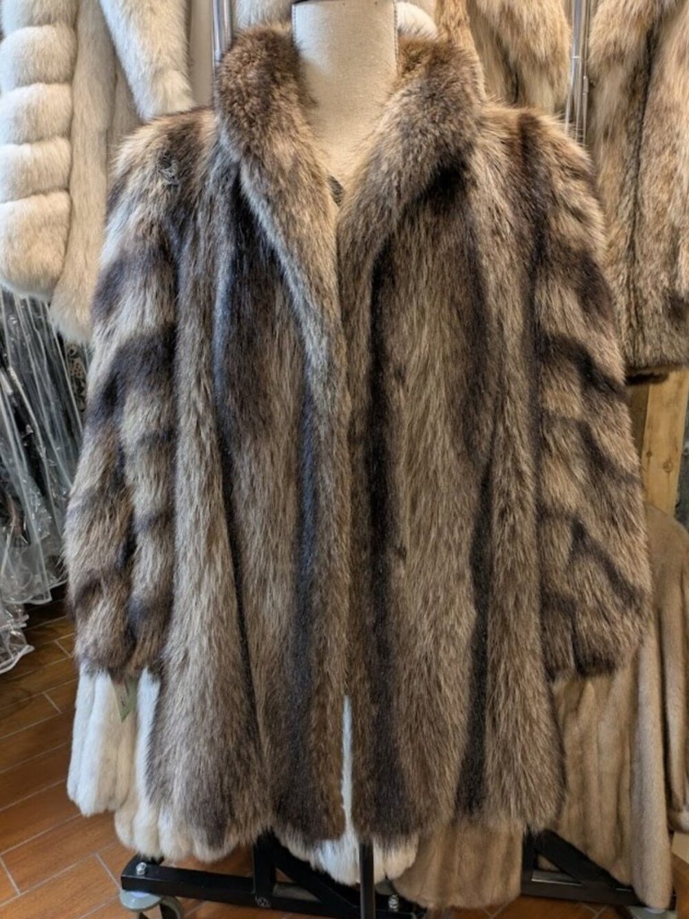 North American Raccoon Swagger Coat with diagonal sleeves, Size Large